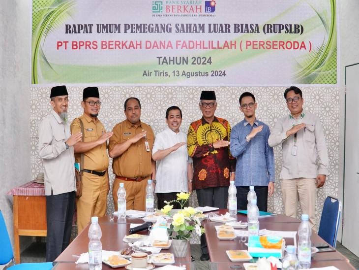 .Asisten II Suhermi ST Hadiri RUPS PT. BPRS Berkah Dana Fadhlillah (Perseroda)