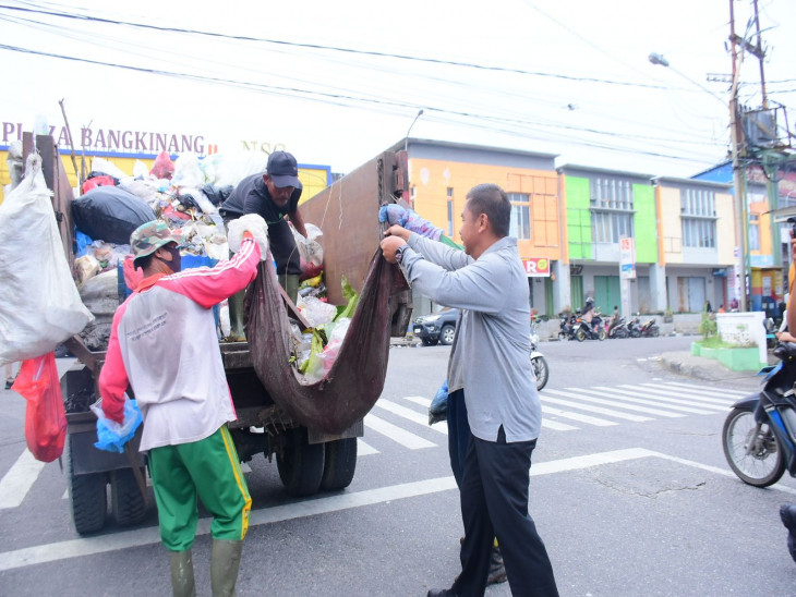 Tindak Lanjuti Instruksi Presiden RI, Bupati Kampar Pimpin Gotong Royong Massal Dukung Gerakan Indonesia ASRI