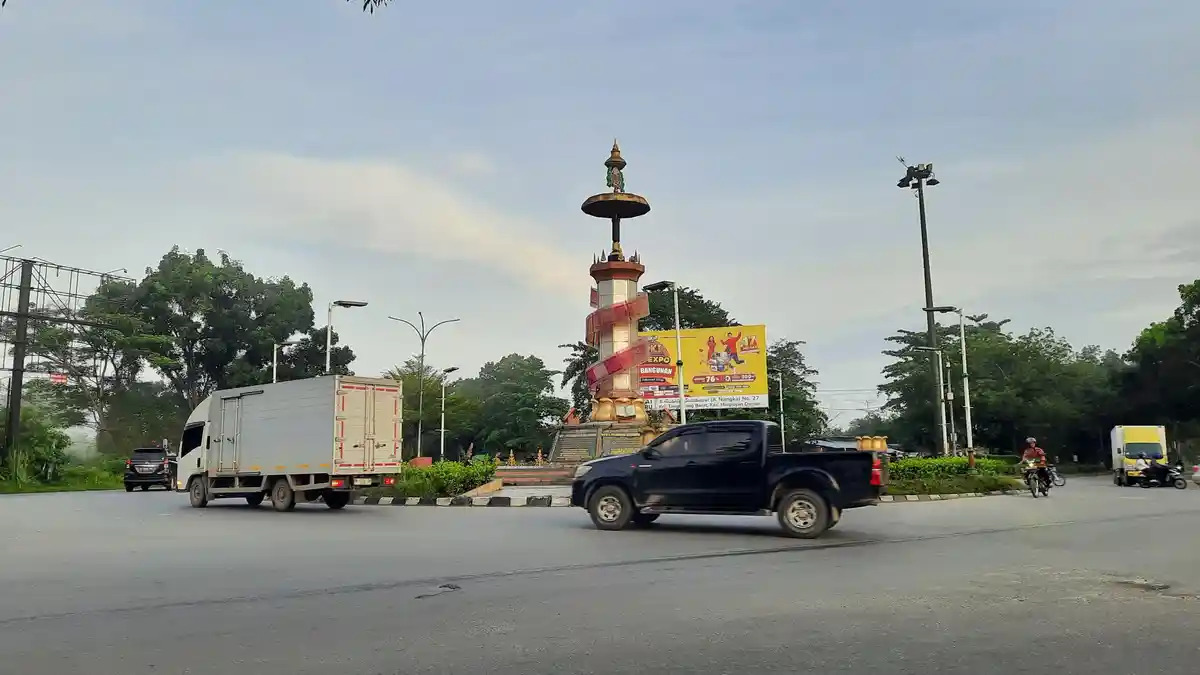 Pemko Pekanbaru Berencana Pasang Lampu Lalu Lintas di Bundaran Tugu Songket Guna Cegah Kemacetan