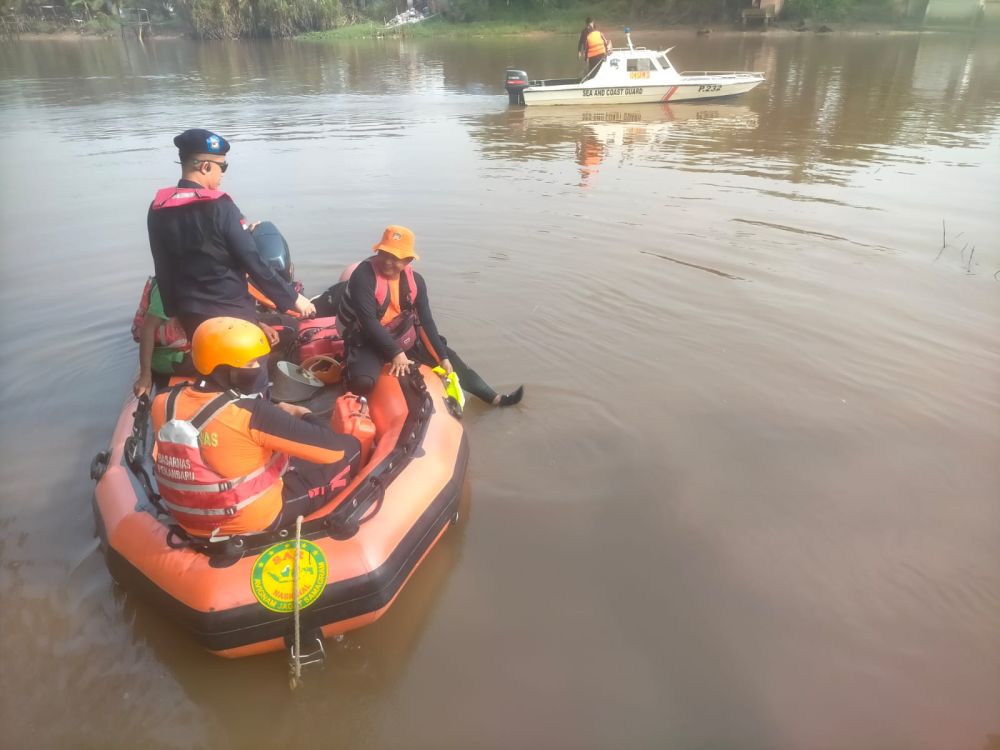 Tim Penyelamat Gabungan Berhasil Menemukan Seorang Anak yang Tenggelam di Sungai Siak