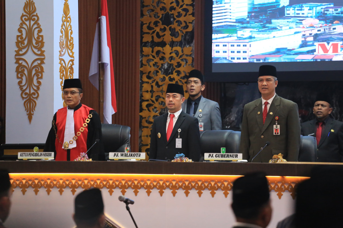 Pj Walikota Pekanbaru Hadiri Pelantikan 50 Anggota DPRD Periode 2024-2029