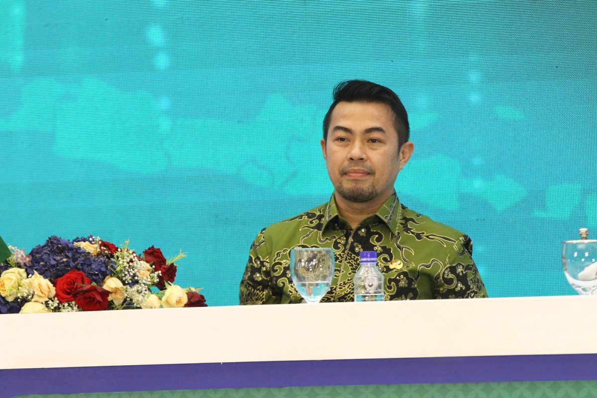 Sore ini, Risnandar Mahiwa resmi ditunjuk sebagai Pelaksana Tugas Walikota Pekanbaru menggantikan Muflihun